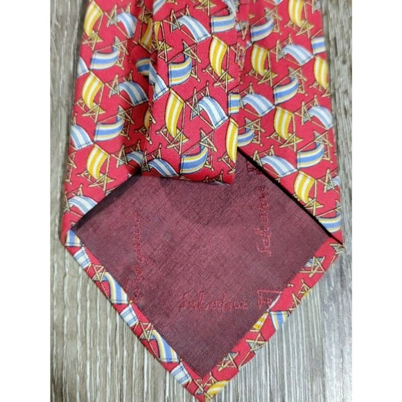 Salvatore Ferragamo Silk Necktie Mens Lounge Beach Chairs - Picture 4 of 7